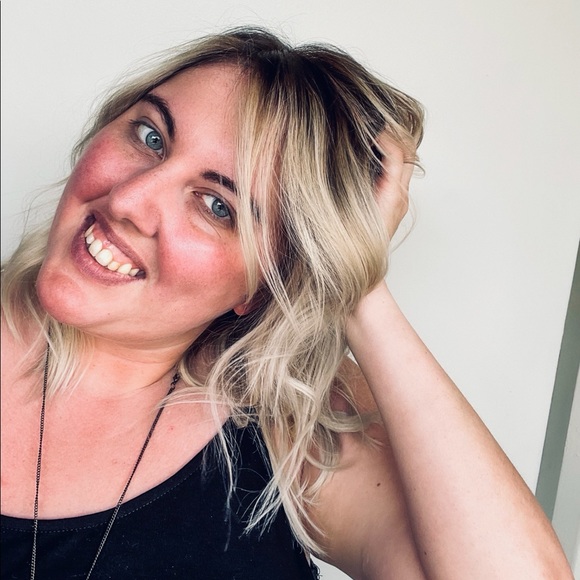 Meet your Posher, Nora - Picture 1 of 1